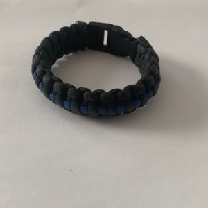 Paracord bracelet